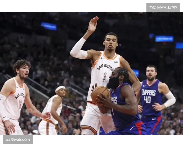 马刺团队助攻数创赛季新高,文班亚马高位策应能力获波波维奇盛赞 马刺团队助攻数创赛季新高,文班亚马高位策应能力获波波维奇盛赞